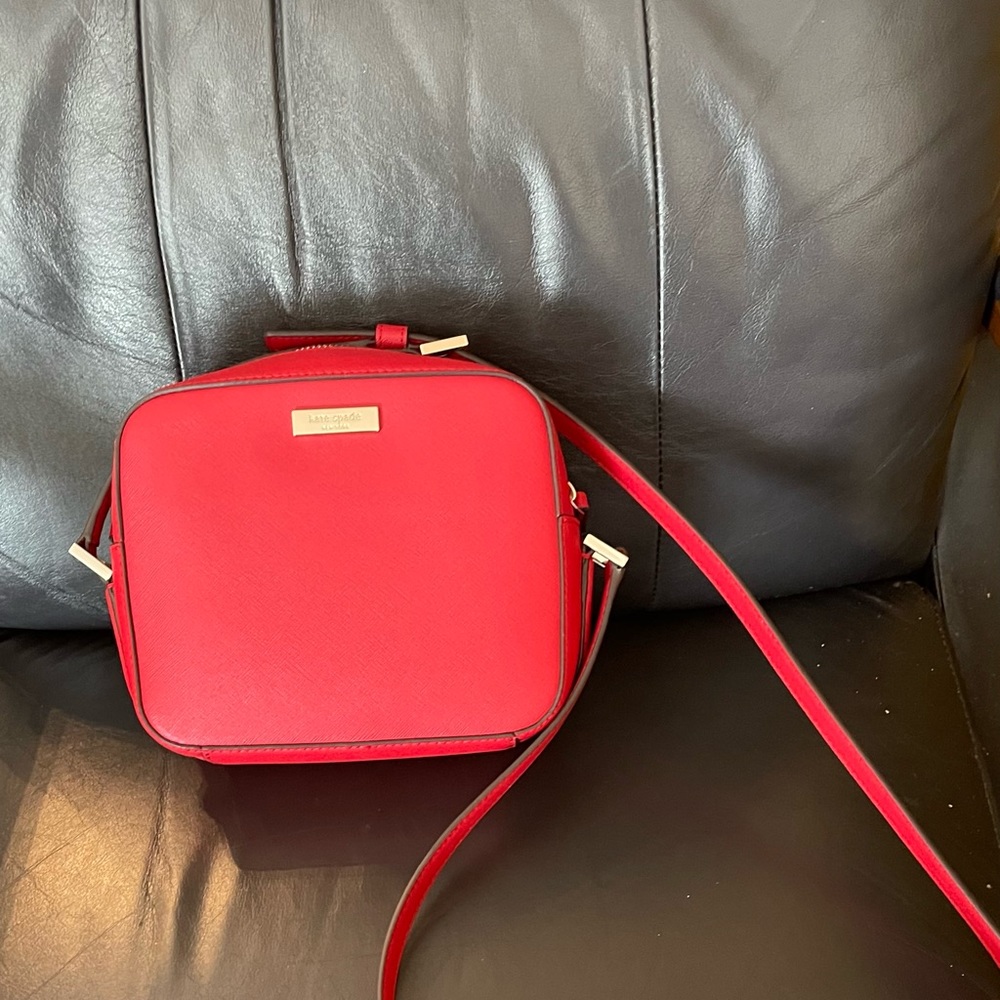 KATE SPADE RED BUCKET BAG